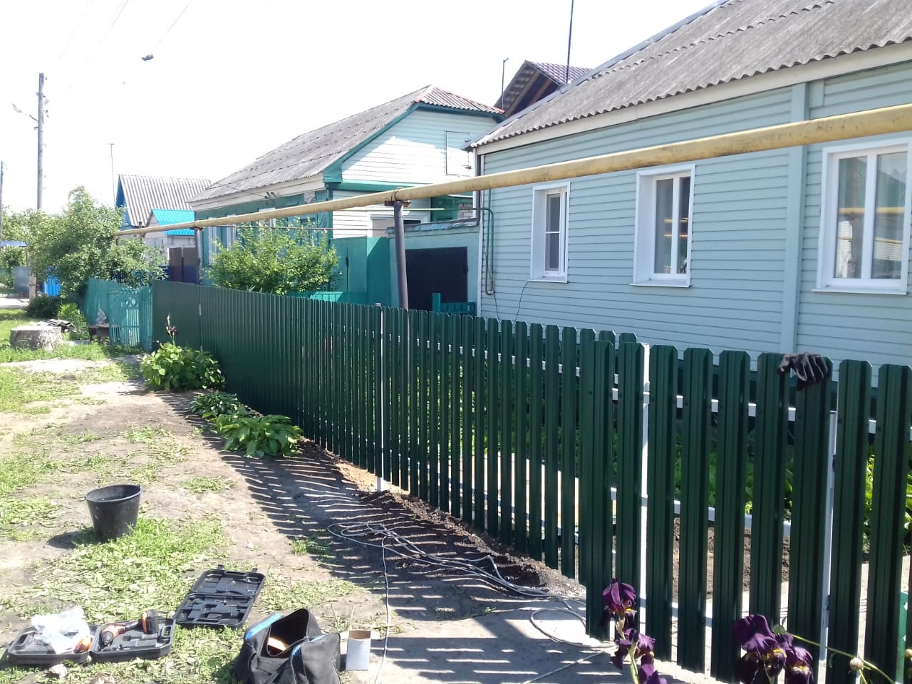 Комбинированный забор 25м штакетник и профлист, ворота, калитка фото в Шымкенте