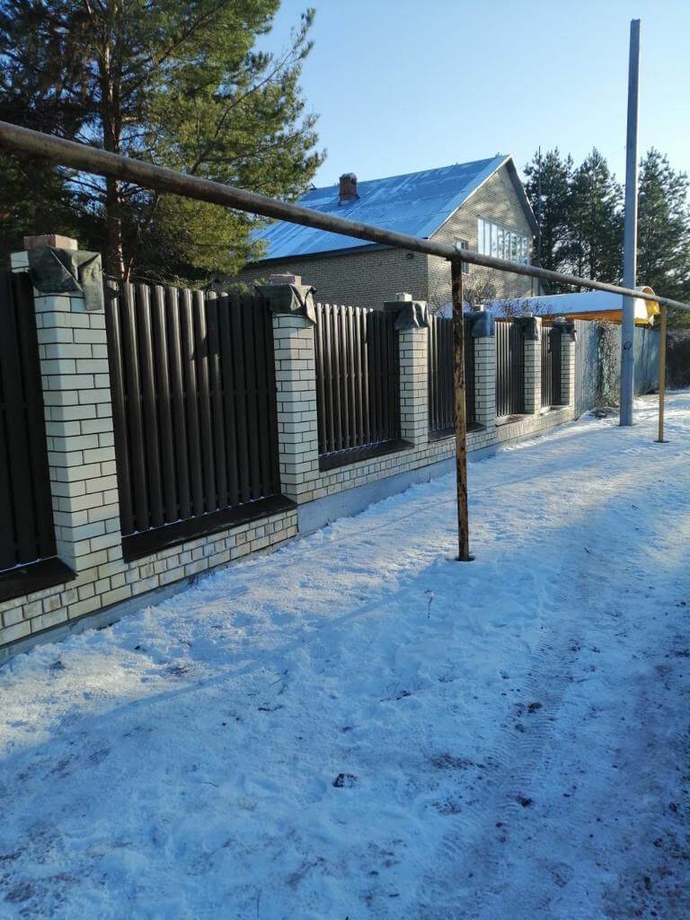Забор из штакетника RAL8017 Шоколад в Шымкенте