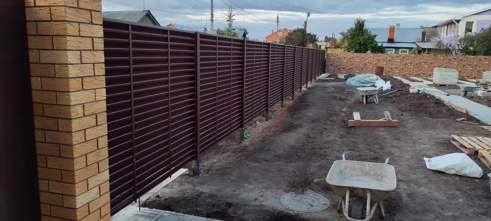 Забор из ламелей еврожалюзи 19м RAL8017/8017 Шоколад двусторонний фото 1 в Шымкенте