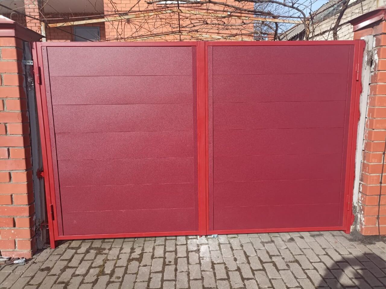 Ворота и калитка из металлопланкена 4м RAL3005 Красное Вино, Стальной Бархат фото 1 в Шымкенте