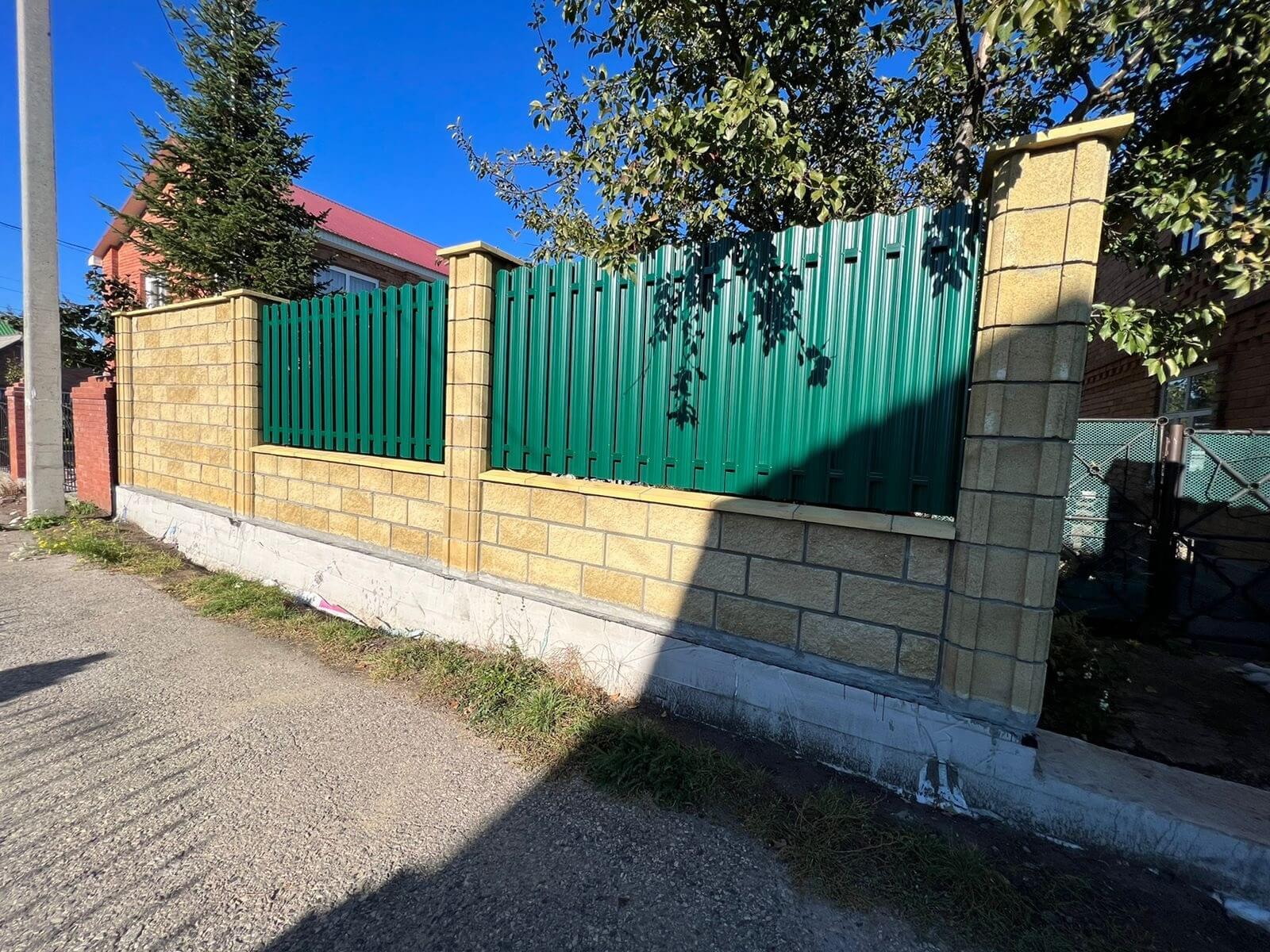Забор из евроштакетника 22м RAL6005/6005 Зеленый Мох двусторонний фото 4 в Шымкенте