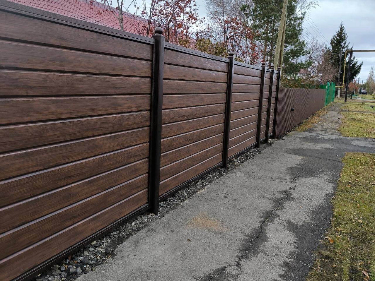 Забор из металлосайдинга Евро-Брус 46м Античное Дерево Принтек фото 1 в Шымкенте