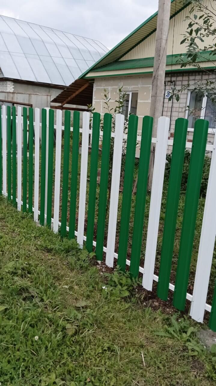 Забор из евроштакетника 10м RAL9003 Белый, RAL6029 Зеленая Мята фото 2 в Шымкенте