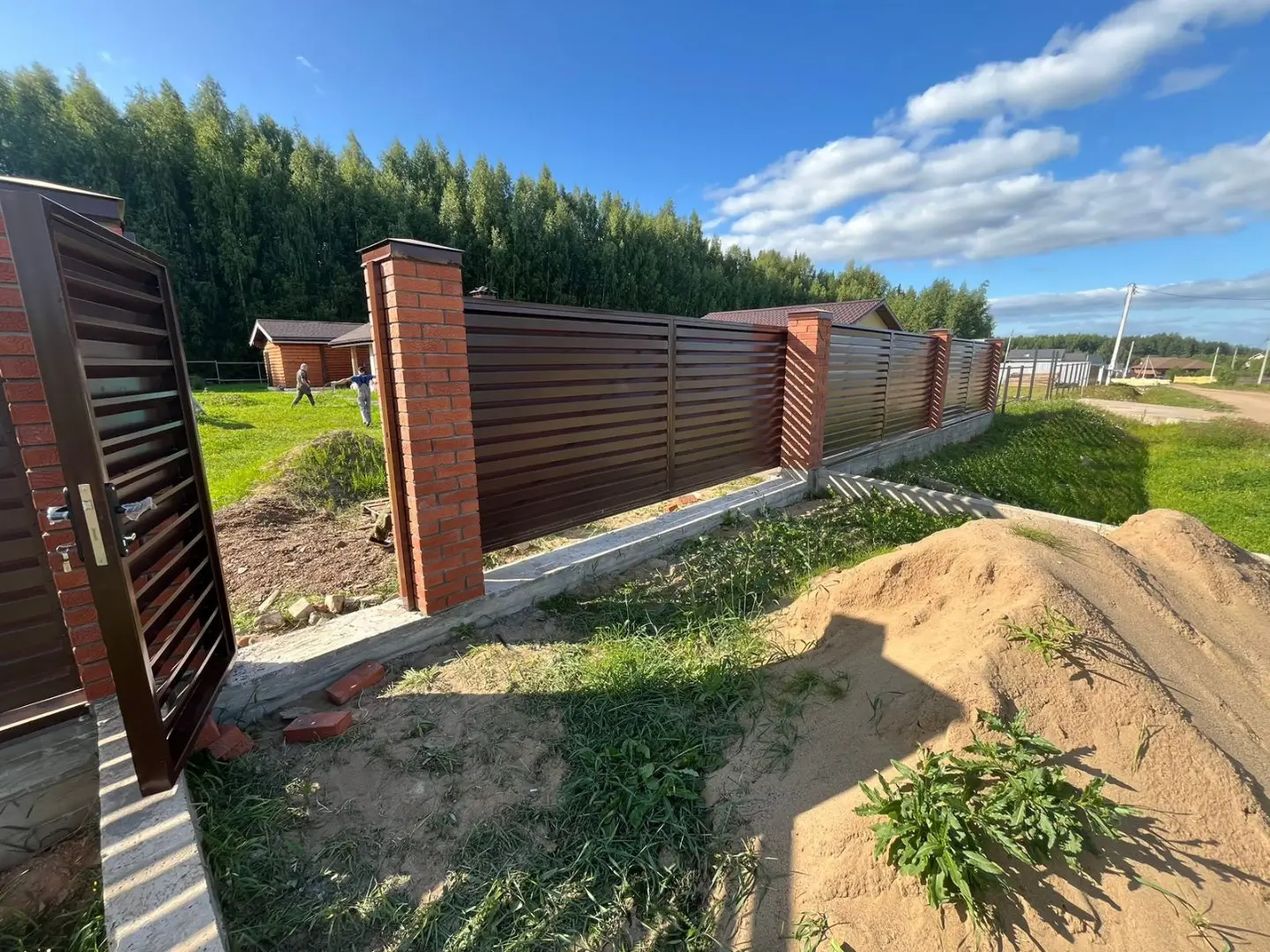 Забор-жалюзи из ламелей Хай-Тек 26м RAL8017/8017 Шоколад двусторонний фото 5 в Шымкенте